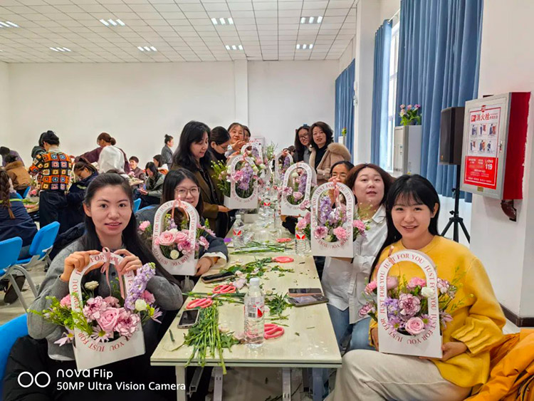 【太阳集团官网】开展“指尖花艺 绽放魅力芳华”主题活动